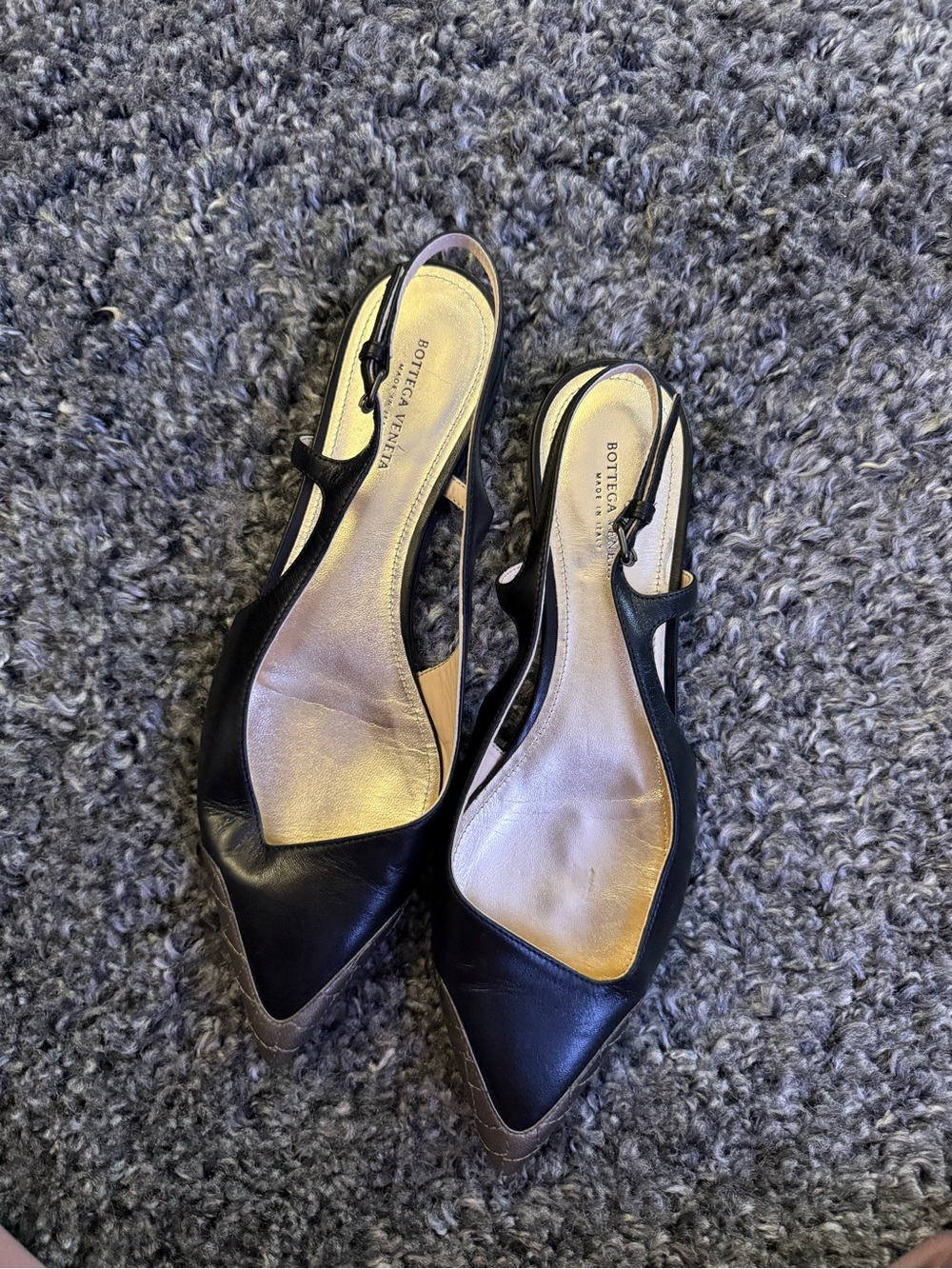Bottega Veneta Black Leather Pointed Slingback Flats with Gold Insole - Picture 5 of 6
